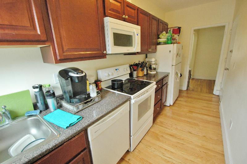 2 bed, 1 bath apartment for rent at 106 Longwood Ave Unit 1, Longwood — photo 4 of 10