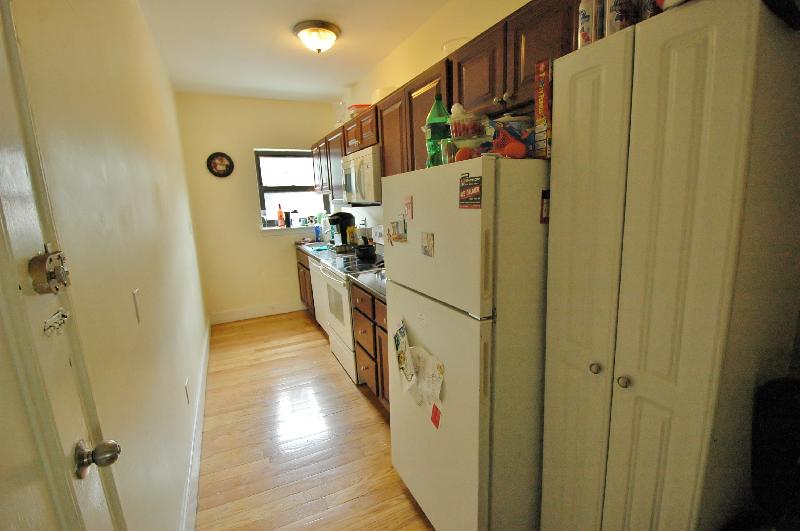 2 bed, 1 bath apartment for rent at 106 Longwood Ave Unit 1, Longwood — photo 3 of 10