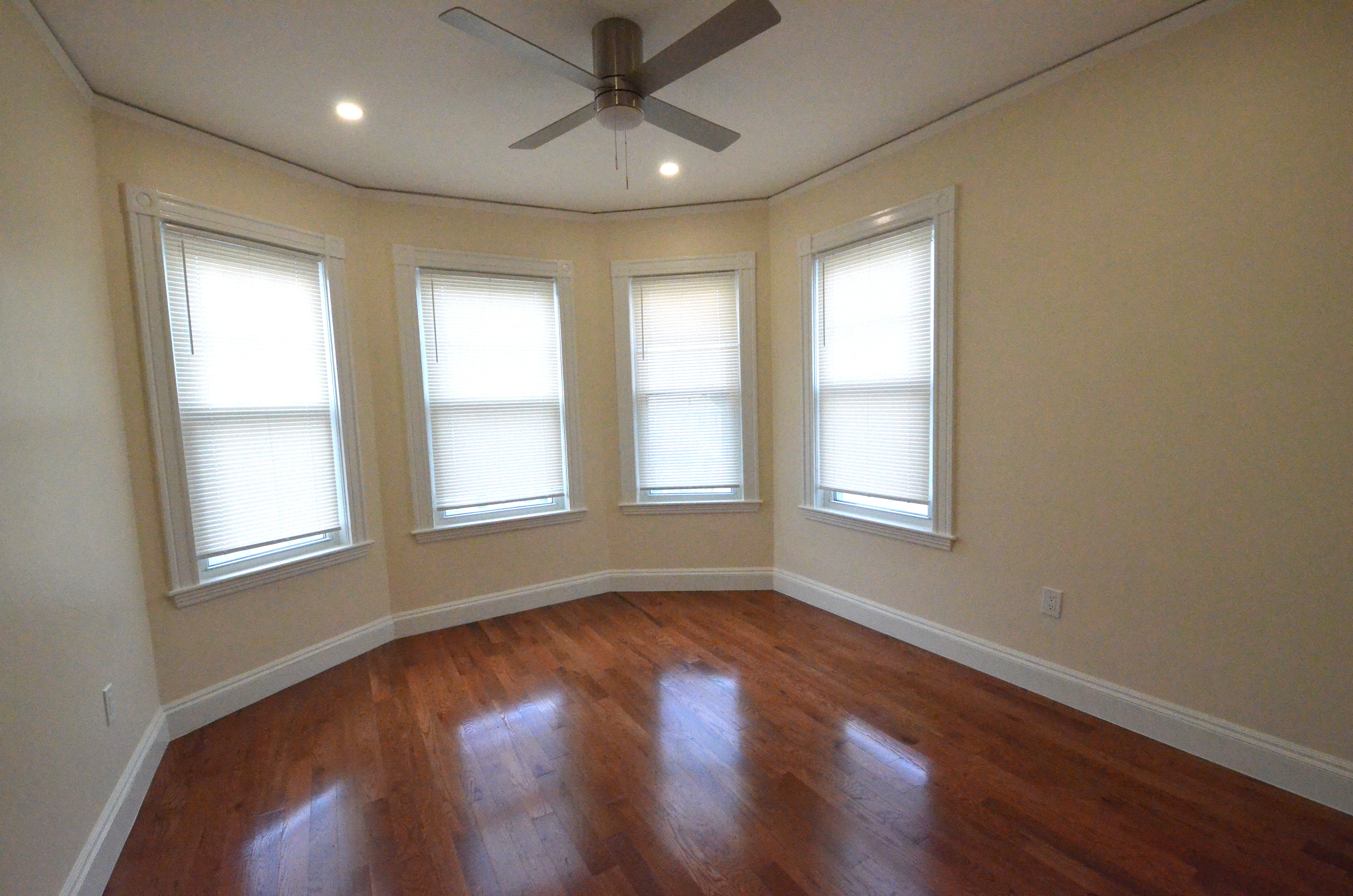 Photo 8 of 175 Belmont St. Unit 3