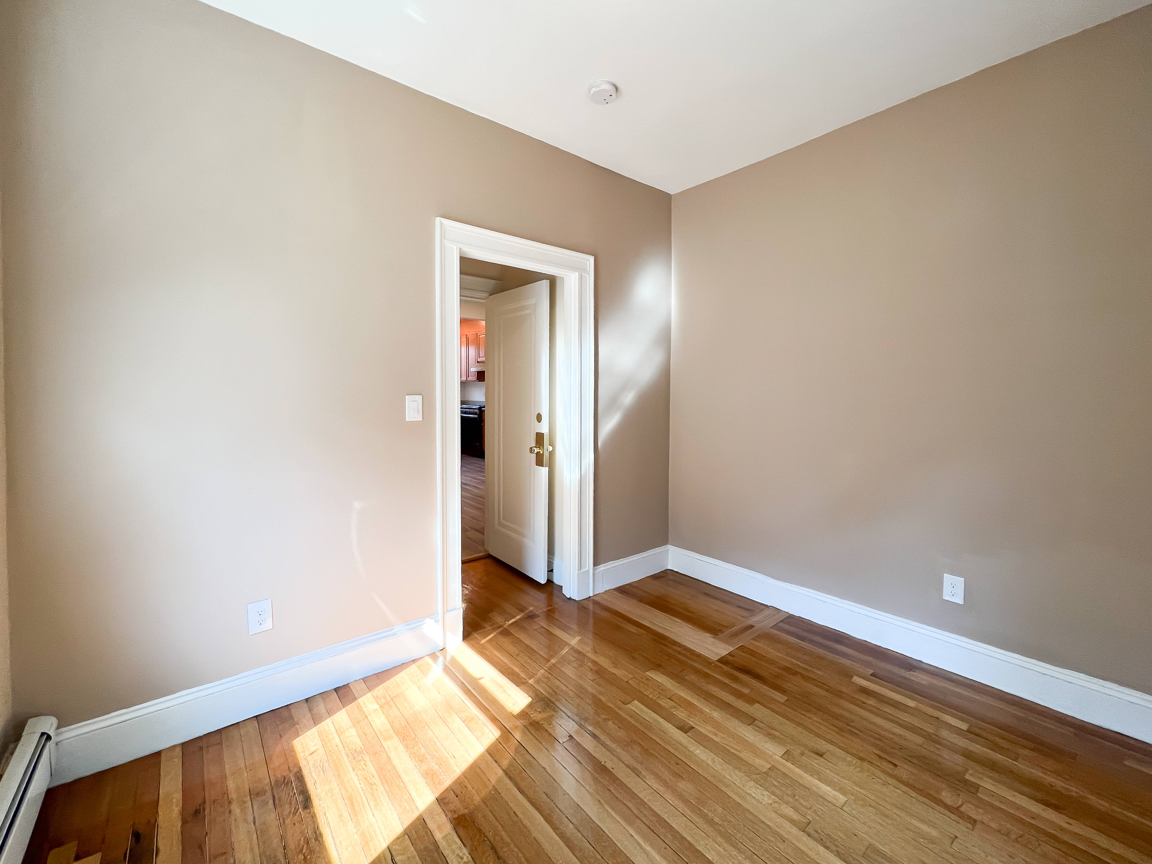 144 Winchester St, Coolidge Corner