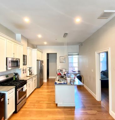 126 128 London St, East Boston