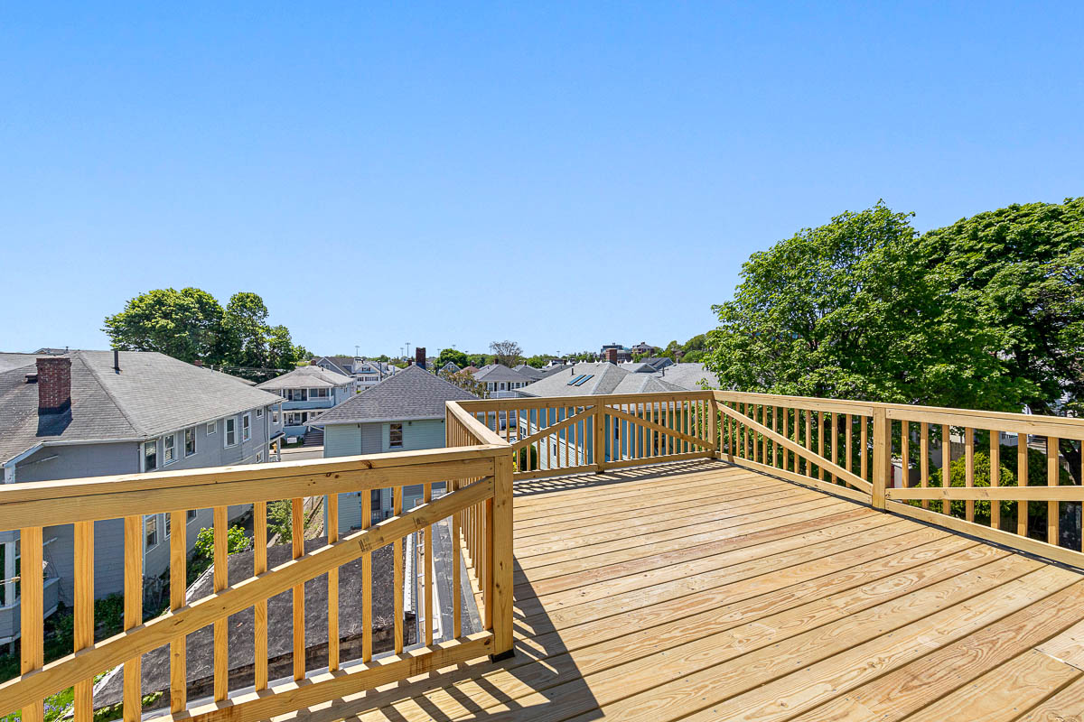 62 Bradbury Ave, Medford