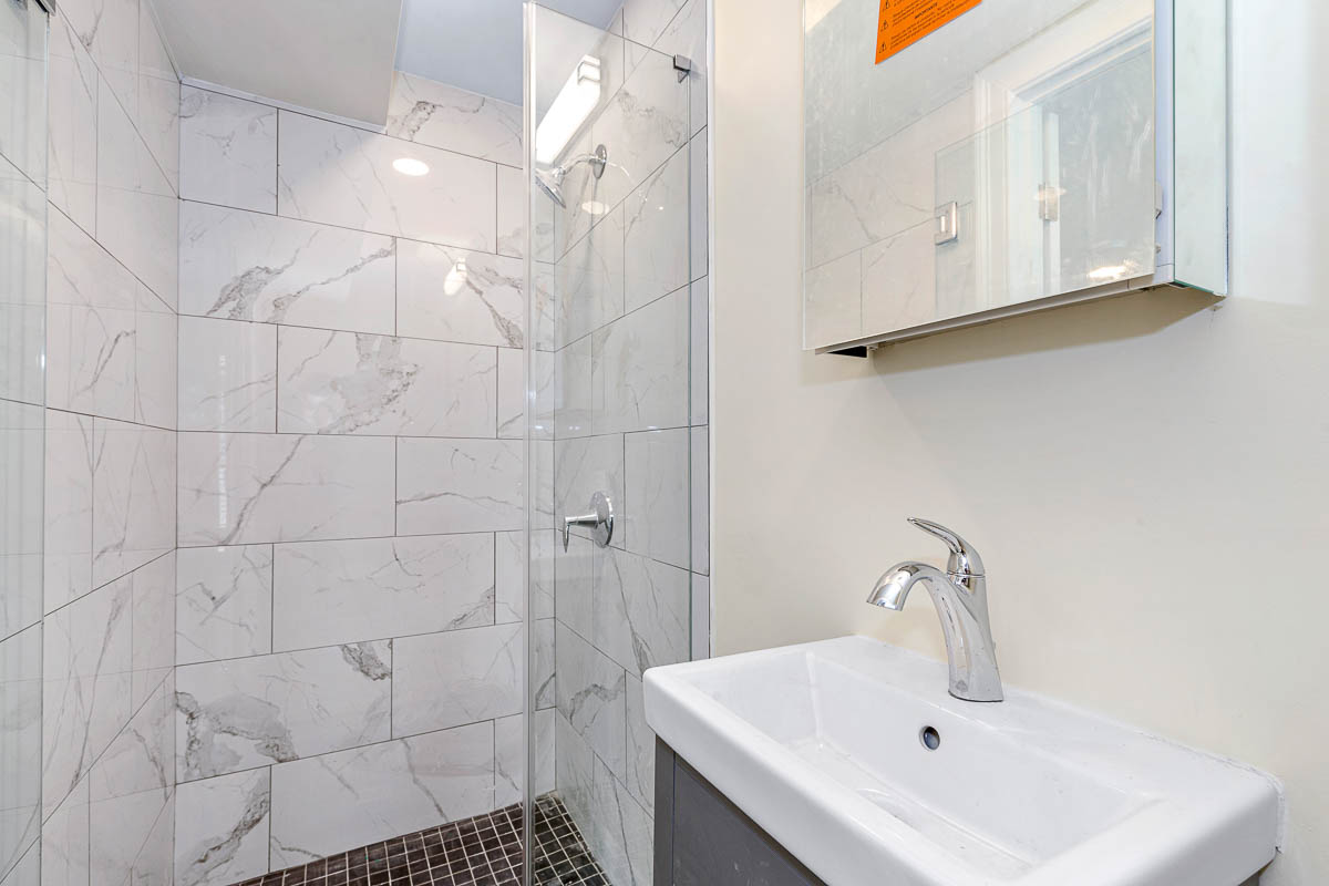 62 Bradbury Ave, Medford