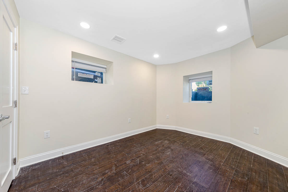 62 Bradbury Ave, Medford