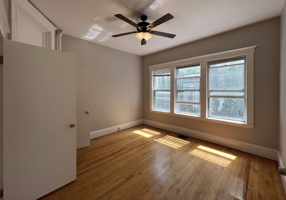 12 Pleasant Ave, Central Square