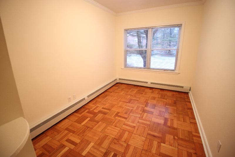 2 bed, 1 bath apartment for rent at 226 Independence Dr, Chestnut Hill — photo 5 of 18
