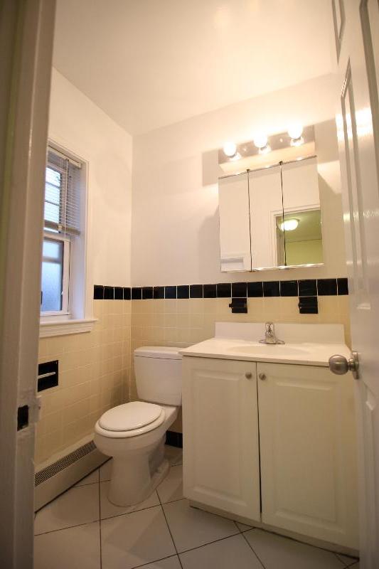 2 bed, 1 bath apartment for rent at 226 Independence Dr, Chestnut Hill — photo 8 of 18