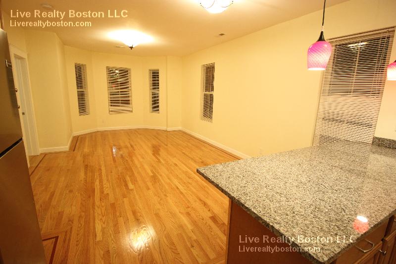 233 Boylston St, Brookline