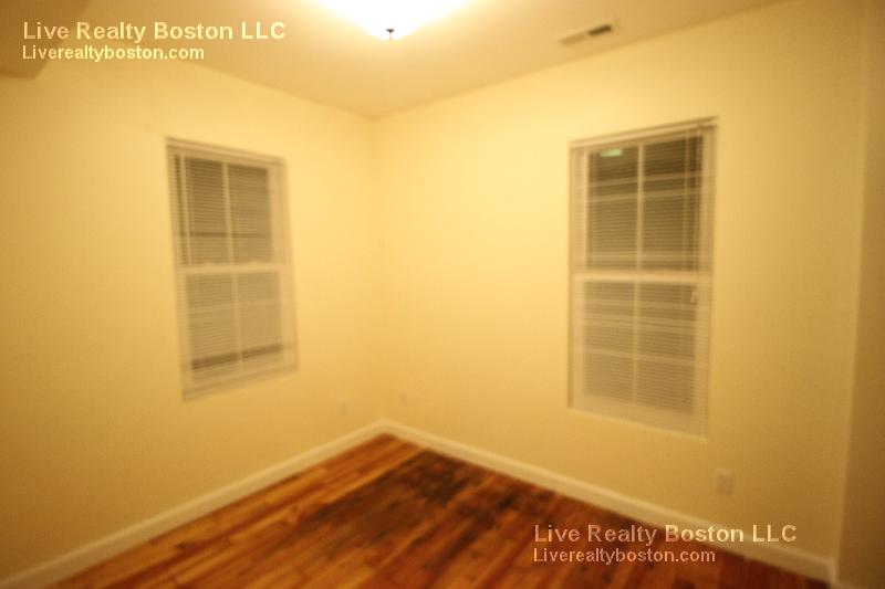 233 Boylston St, Brookline