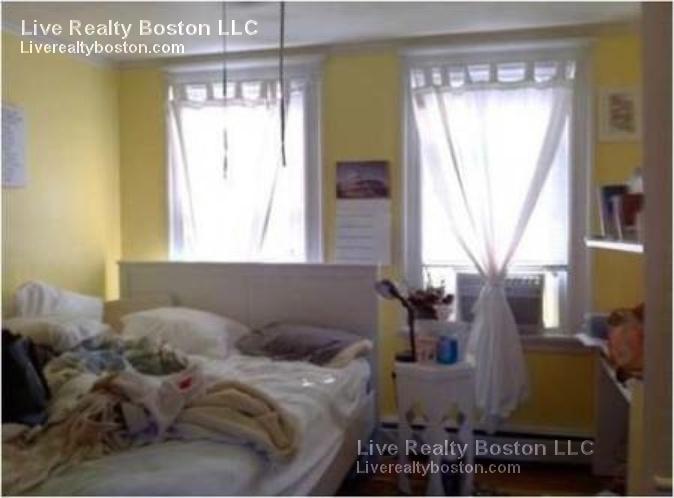 86 Linden St, Allston