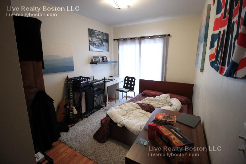 102 Allston St, Allston