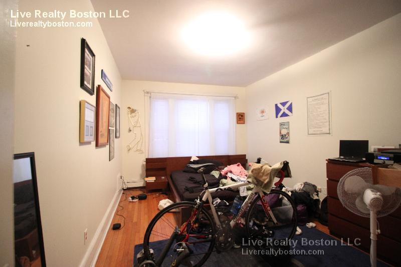 1426 Commonwealth Ave, Brighton