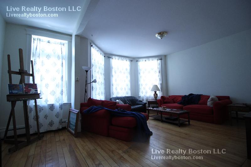 1426 Commonwealth Ave, Brighton