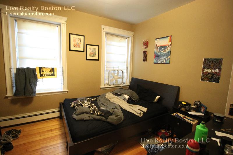 1426 Commonwealth Ave, Brighton