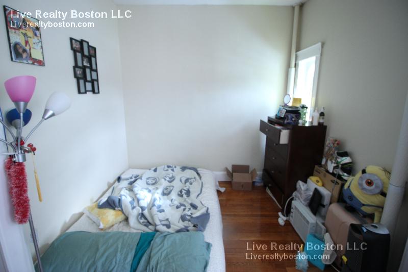 1185 Commonwealth Ave, Allston