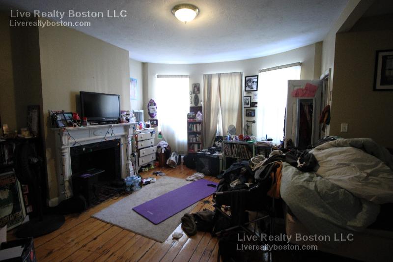 17 Highgate St, Allston