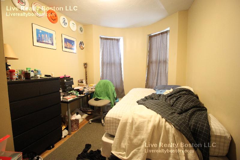 17 Highgate St, Allston