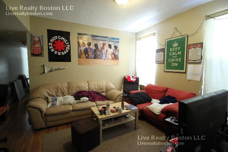 17 Highgate St, Allston