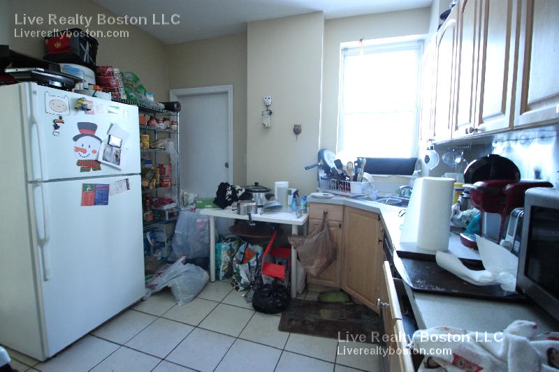 17 Highgate St, Allston