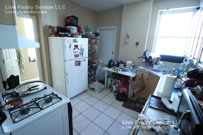 17 Highgate St, Allston