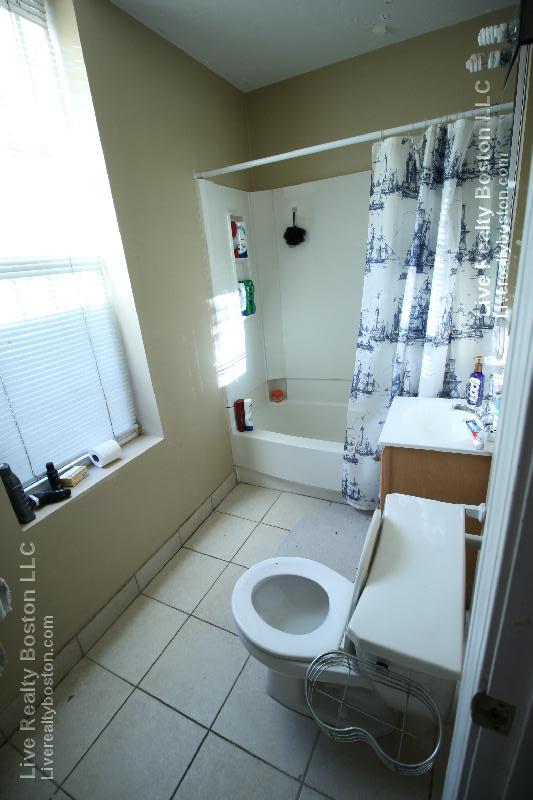 17 Highgate St, Allston