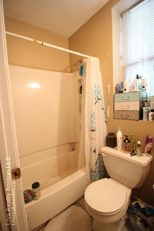 17 Highgate St, Allston