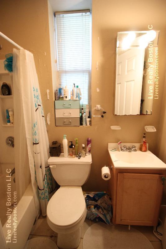 17 Highgate St, Allston