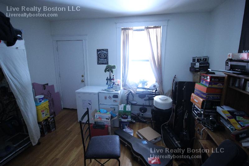 23 Cummings Rd, Brighton