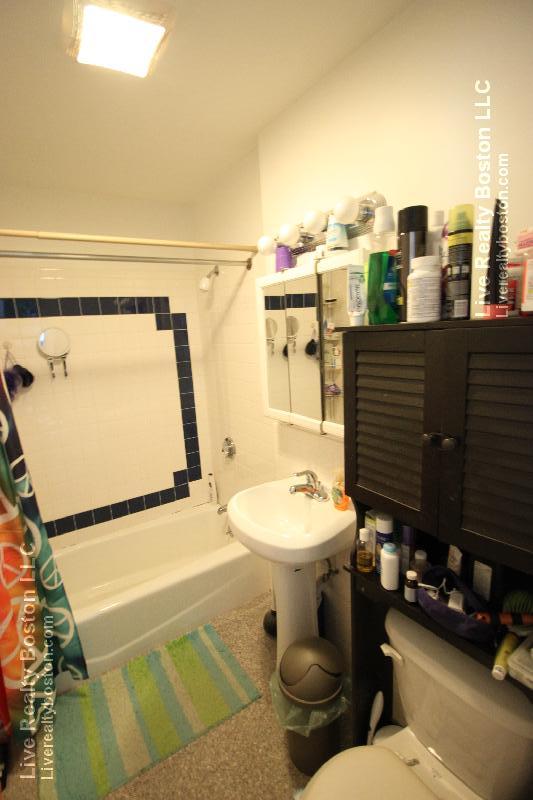 23 Cummings Rd, Brighton