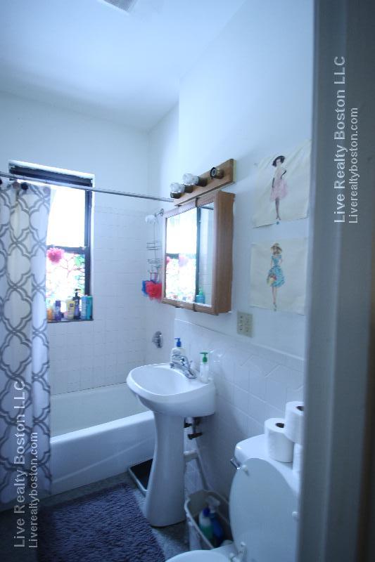 17 Cummings Rd, Brighton