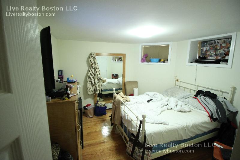 1426 Commonwealth Ave, Brighton