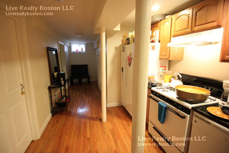 1426 Commonwealth Ave, Brighton