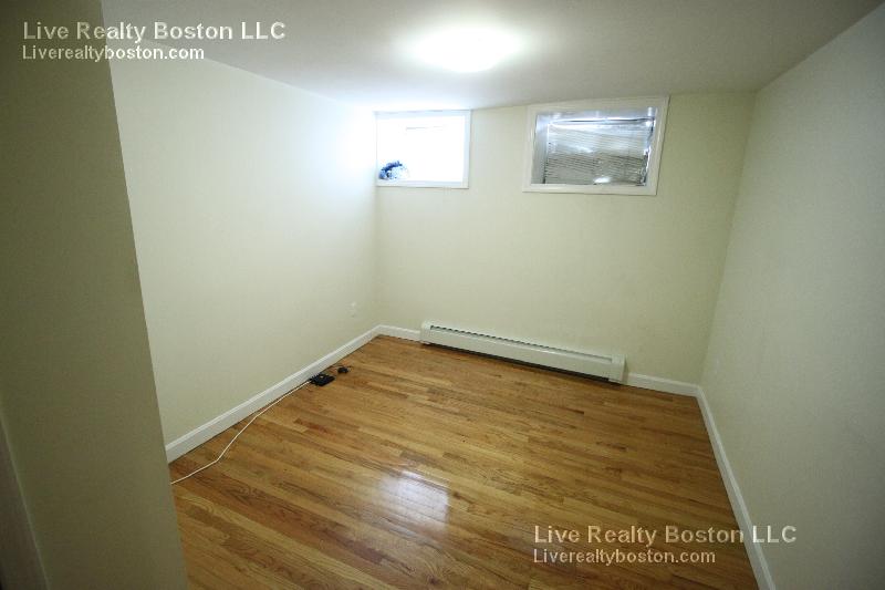 1426 Commonwealth Ave, Brighton