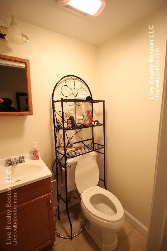 1426 Commonwealth Ave, Brighton