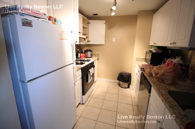 15 North Beacon St, Allston