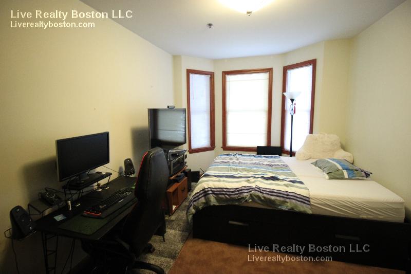 102 Allston St, Allston