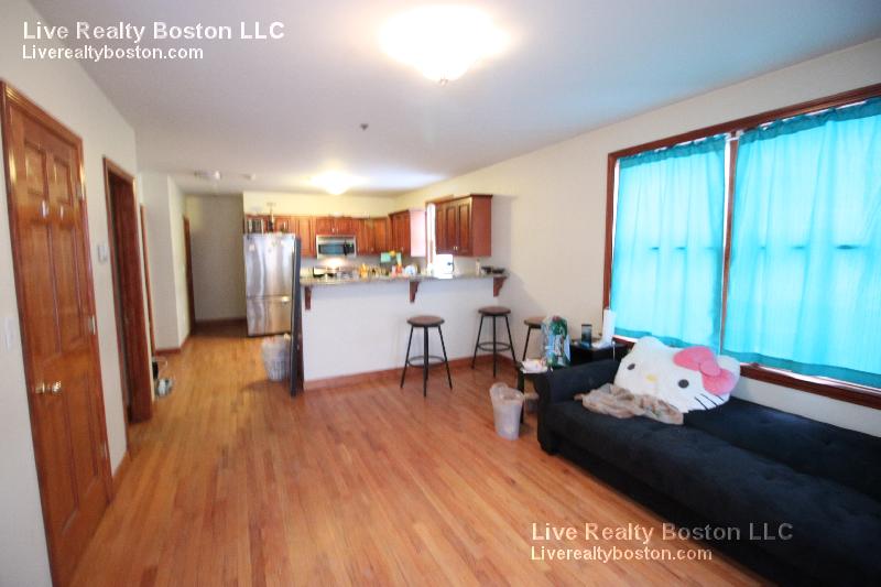 102 Allston St, Allston