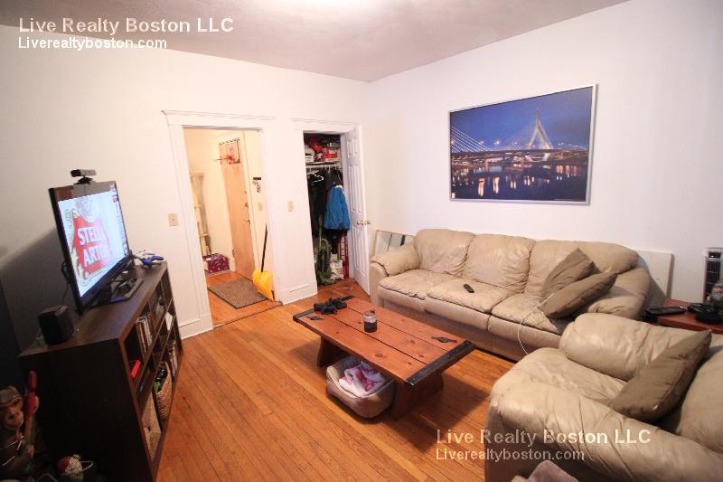 17 Cummings Rd, Brighton