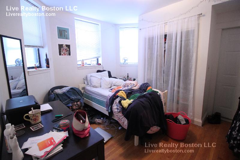 11 Scottfield Rd, Allston