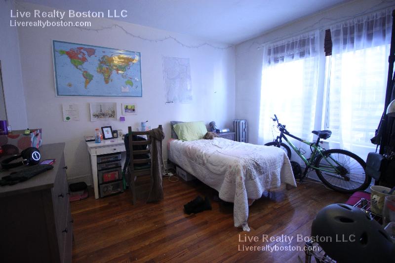 11 Scottfield Rd, Allston