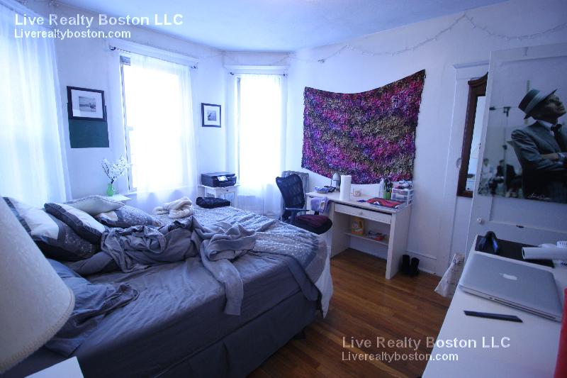 11 Scottfield Rd, Allston