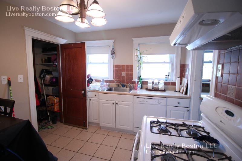 97 Oakland St, Brighton