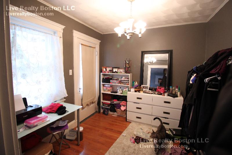 97 Oakland St, Brighton