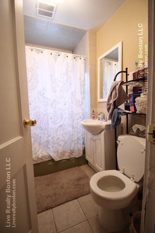 97 Oakland St, Brighton