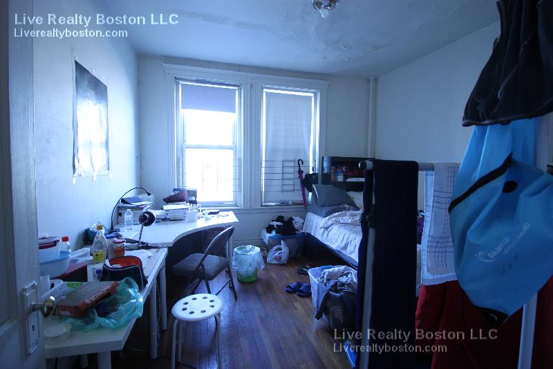 1350 Commonwealth Ave, Allston