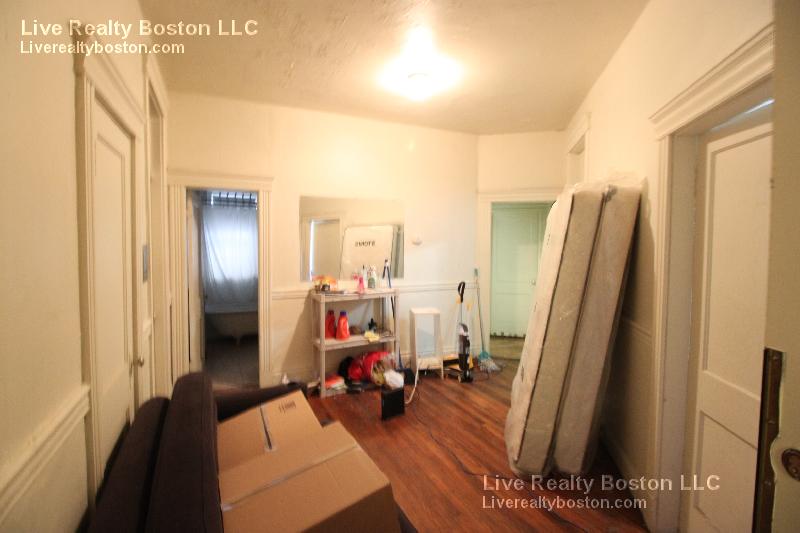 1350 Commonwealth Ave, Allston