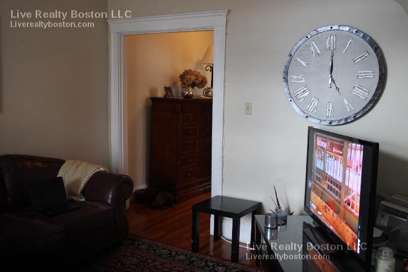 321 Summit Ave, Brighton