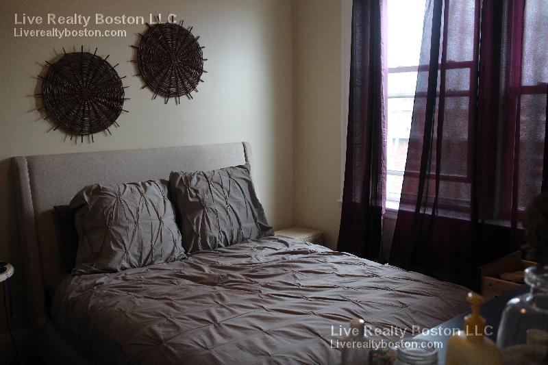 321 Summit Ave, Brighton