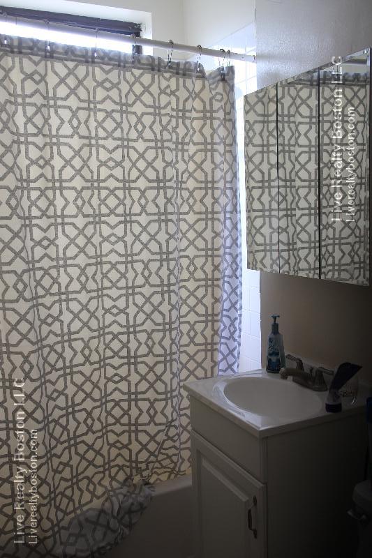 321 Summit Ave, Brighton