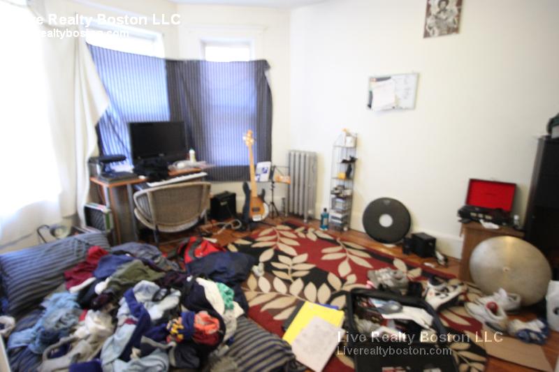 11 Scottfield Rd, Allston